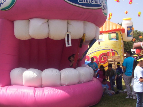 Custom Advertising Balloons crest teeth